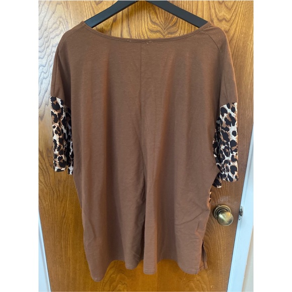 Brown Cheetah Shirt short sleeve size 3XL - Picture 2 of 3